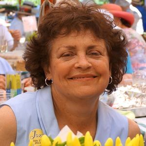 Meet your Posher, Debbie